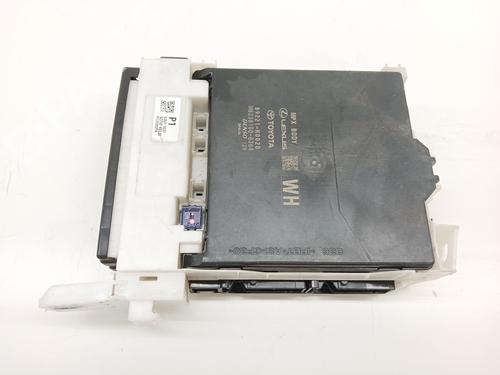 Module électronique Module électronique TOYOTA YARIS (_P21_, _PA1_, _PH1_) 1.5 (MXPA11) (125 hp) 34477169 34477169