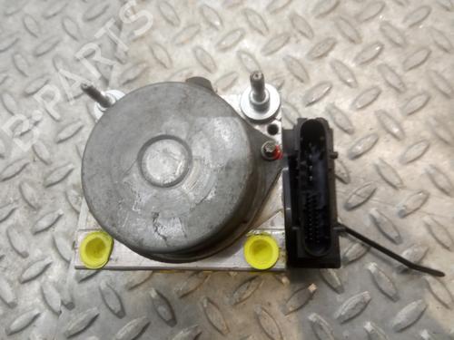 Used ABS pump FIAT BRAVO II (198_) 1.6 D Multijet (198AXH1B) (105 hp) 3081561