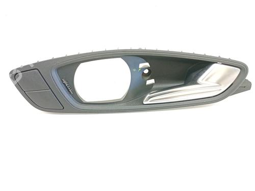 Maniglia interna anteriore destra Maniglia interna anteriore destra AUDI A1 (8X1, 8XK) 1.2 TFSI (86 hp) 36562574 36562574