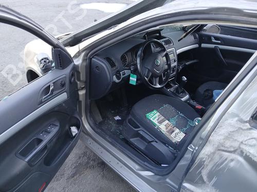 Left front window switch SKODA OCTAVIA II (1Z3) 1.6 TDI | BP38178948I27  - Image 8