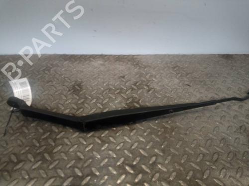 Used Front windshield wiper arm KIA SPORTAGE II (JE_, KM_) 2.0 CRDi (140 hp) 16920753