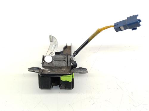 Used Tailgate lock TOYOTA YARIS (_P1_) 1.3 (SCP12_, SCP13_, SCP12R, SCP13R) (87 hp) 29067378