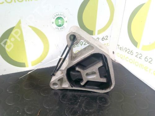 Used Engine mount MERCEDES-BENZ GLA-CLASS (X156) GLA 200 CDI / d (156.908) (136 hp) 10276542