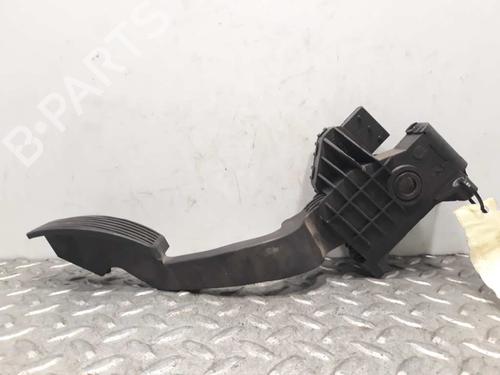 Used Pedal FIAT GRANDE PUNTO (199_) 1.3 D Multijet (199.AXD11, 199.AXD1A, 199.AXD1B,... (90 hp) 3083394