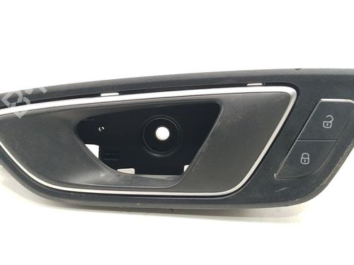 Used Front left interior door handle Front left interior door handle SEAT ATECA (KH7, KHP) 1.5 TSI (150 hp) 33844208 33844208