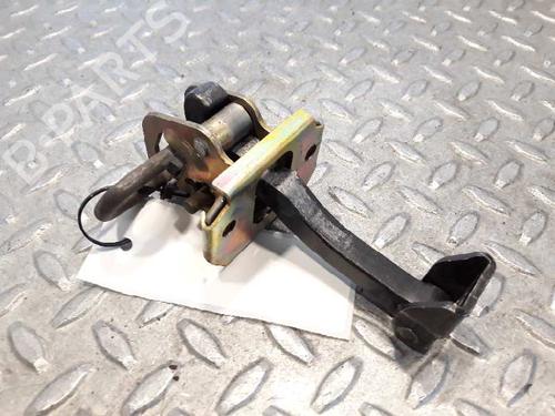 Dørhengsel/Dørstopper BMW 3 (E46) 320 d (136 hp) 14235239