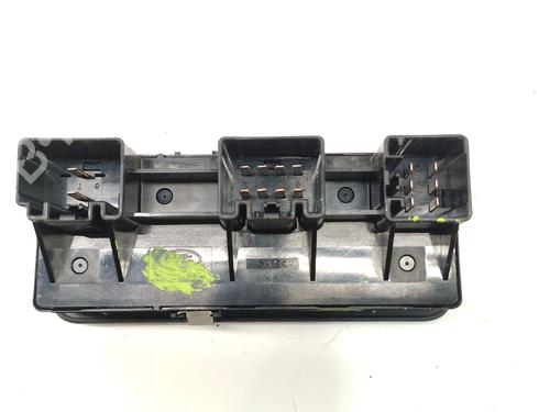 Left front window switch LAND ROVER RANGE ROVER SPORT I (L320) 2.7 D 4x4 | BP32173360I27 