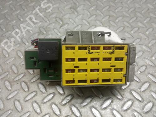 Fuse box CHRYSLER PT CRUISER (PT_) 2.0 (141 hp) 9237008