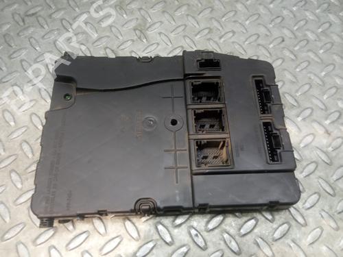 Used Fuse box RENAULT MEGANE II Saloon (LM0/1_) [2003-2025]  8846155