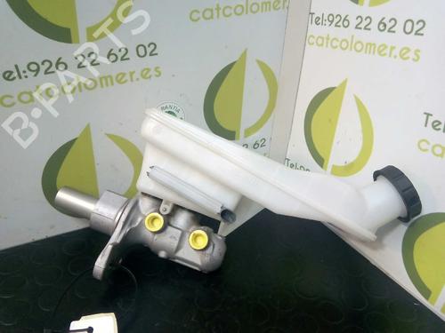 Brake master cylinder MERCEDES-BENZ GLA-CLASS (X156) GLA 200 CDI / d (156.908) A2464300301