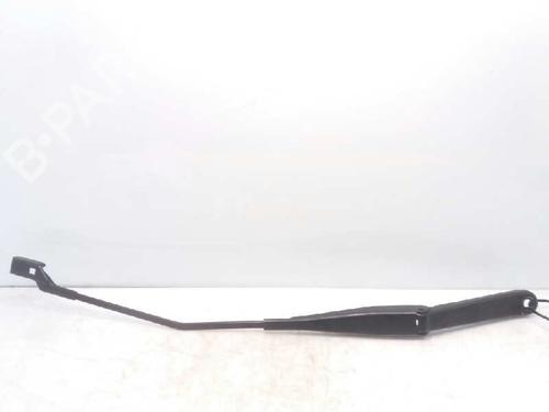Used Front windshield wiper arm FORD FIESTA VI (CB1, CCN) [2008-2017]  4878120
