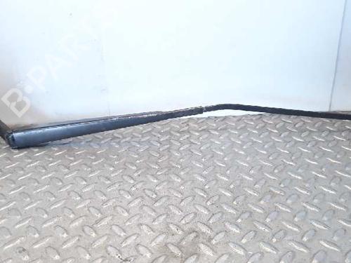 Used Front windshield wiper arm FORD FIESTA V (JH_, JD_) [2001-2014]  3473341