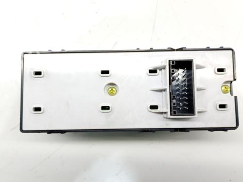 Left front window switch KIA STONIC (YB) 1.6 CRDi | BP36107538I27 - Image 3