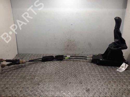 Used Gear lever DACIA SANDERO II 1.5 dCi 75 / Blue dCi 75 (B8JW, B8M4, B8AH, B8M7, B8M6) (75 hp) 7433698