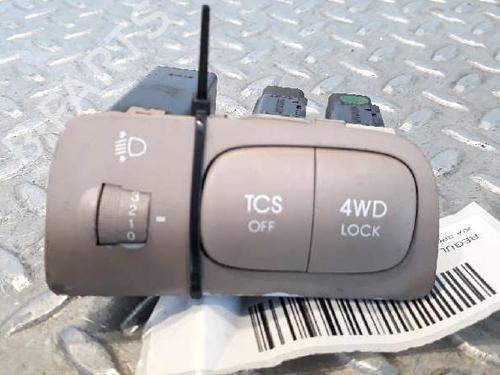 Used Headlight switch KIA SPORTAGE II (JE_, KM_) [2004-2011]  14235922