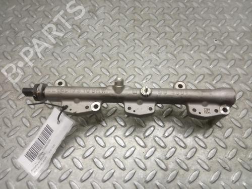 Used Injection rail BMW X2 (F39) sDrive 18 i (140 hp) 10277312