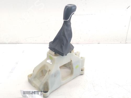 Used Gear lever KIA SPORTAGE IV (QL, QLE) 1.6 CRDi (136 hp) 28025588