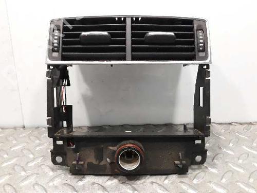 Condotto di aerazione AUDI A8 D3 (4E2, 4E8) 3.0 TDI quattro (233 hp) 14235579