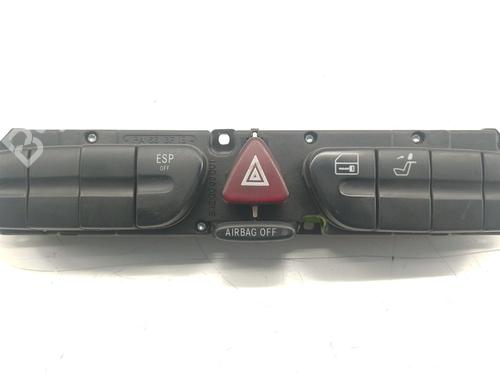 Advarselskontakt MERCEDES-BENZ C-CLASS (W203) C 220 CDI (203.006, 203.008) (143 hp) 28046716