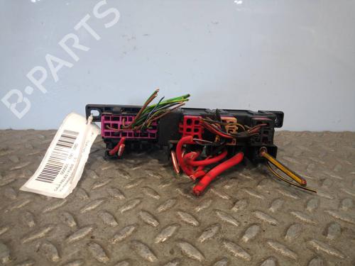 Used Fuse box VW GOLF IV (1J1) 1.9 TDI (90 hp) 12523758