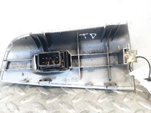 Right rear window switch KIA SPORTAGE II (JE_, KM_) 2.7 V6 4WD | BP5888629I28 