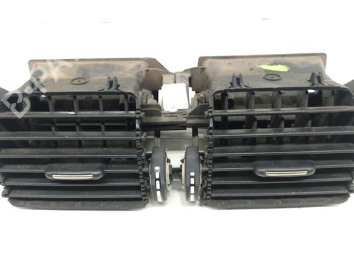 Used Air vent VOLVO XC60 I SUV (156) D3 / D4 (163 hp) 31711122