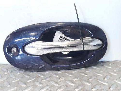 Used Front right exterior door handle KIA CARNIVAL I (UP) [1998-2001]  3075813