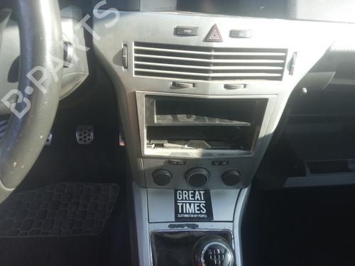 Left front window switch OPEL ASTRA H GTC (A04)  | BP11705479I27 