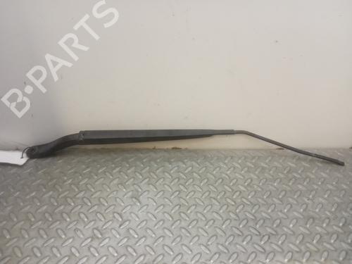 Used Front windshield wiper arm RENAULT MEGANE III Hatchback (BZ0/1_, B3_) 1.5 dCi (106 hp) 10675777