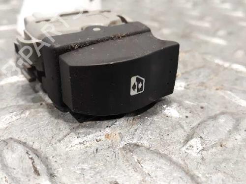 Used Right front window switch RENAULT SCÉNIC II (JM0/1_) [2003-2010]  6561681