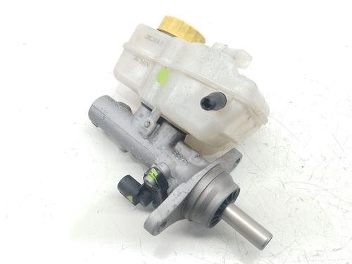 Used Brake master cylinder SKODA FABIA III (NJ3) [2014-2021]  31013906