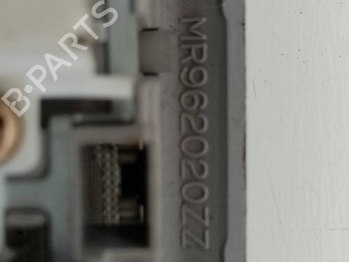 Interior roof light MITSUBISHI GRANDIS (NA_W) 2.0 DI-D (NA8W) | BP19055515I8 