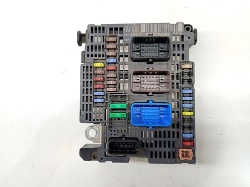 Used Fuse box Fuse box 39560410 39560410