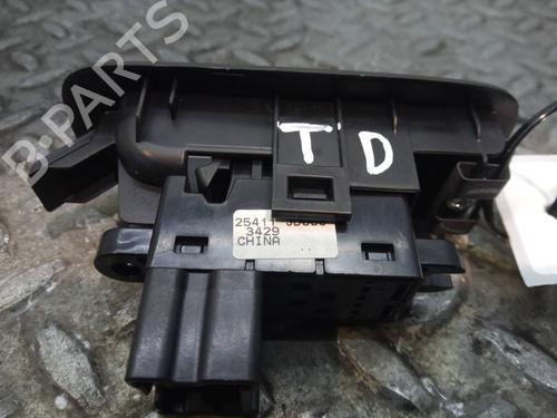Right rear window switch NISSAN QASHQAI / QASHQAI +2 I (J10, NJ10, JJ10E) 2.0 dCi | BP16427431I28 