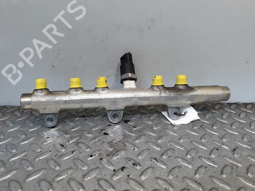 Used Injection rail FIAT STILO (192_) 1.9 D Multijet (100 hp) 8321239