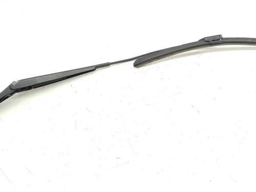 Used Front windshield wiper arm VW PASSAT B8 (3G2, CB2) 1.4 TSI (150 hp) 32372763