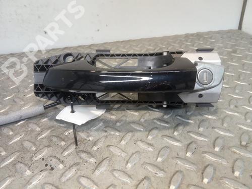 Used Front left exterior door handle Front left exterior door handle VW GOLF VII (5G1, BQ1, BE1, BE2) 1.4 TSI (125 hp) 9105802 9105802