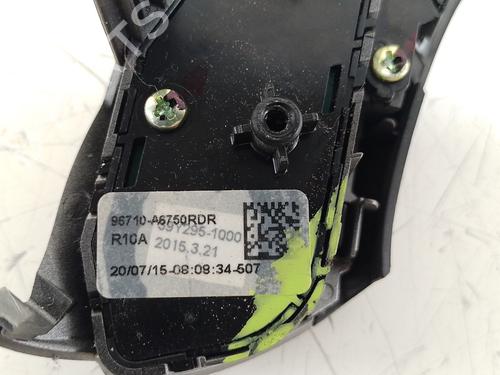 Steering wheel controls HYUNDAI i30 (GD) 1.6 CRDi | BP29638276E15 