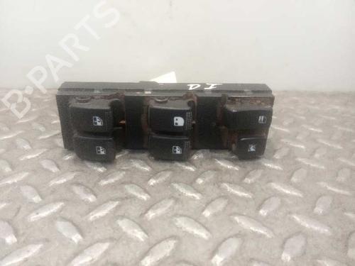Used Left front window switch KIA SPORTAGE II (JE_, KM_) [2004-2011]  7534997