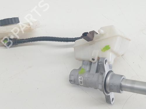 Used Brake master cylinder PEUGEOT 308 II (LB_, LP_, LW_, LH_, L3_) 1.5 BlueHDI 100 (102 hp) 28001736