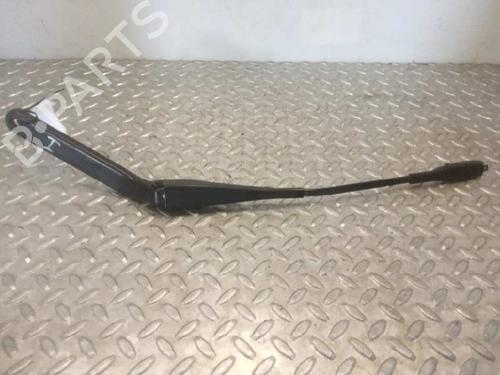 Used Front windshield wiper arm BMW 1 (E87) 118 d (143 hp) 5821152