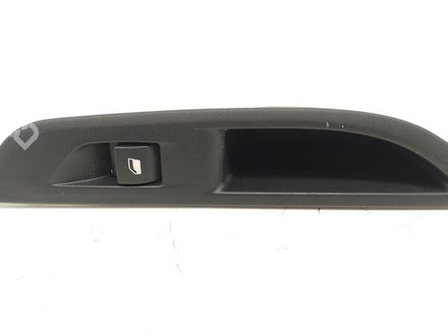 Used Left rear window switch Left rear window switch PEUGEOT 208 II (UB_, UP_, UW_, UJ_) 1.2 PureTech 100 (101 hp) 33856770 33856770