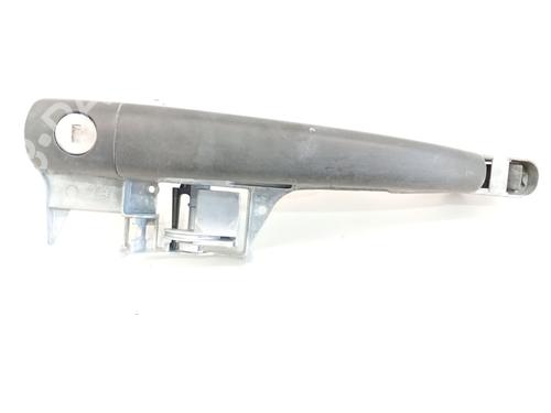 Used Front left exterior door handle Front left exterior door handle 37405722 37405722