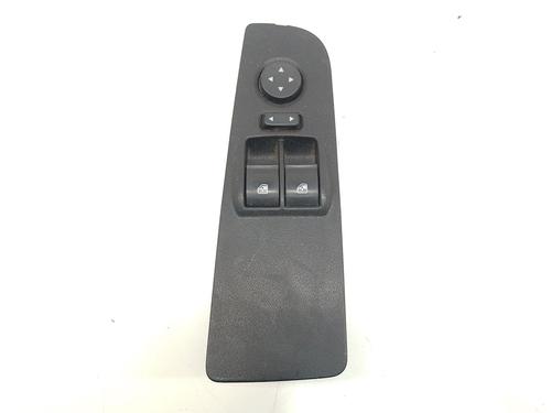 Used Left front window switch FIAT GRANDE PUNTO (199_) 1.3 D Multijet (75 hp) 31943444
