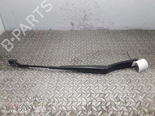 Used Front windshield wiper arm SEAT ATECA (KH7, KHP) 1.0 TSI (115 hp) 15691156