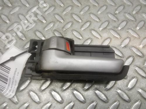 Used Front left interior door handle Front left interior door handle SUZUKI SWIFT III (MZ, EZ) 1.3 (RS413, ZC11S) (92 hp) 10680181 10680181