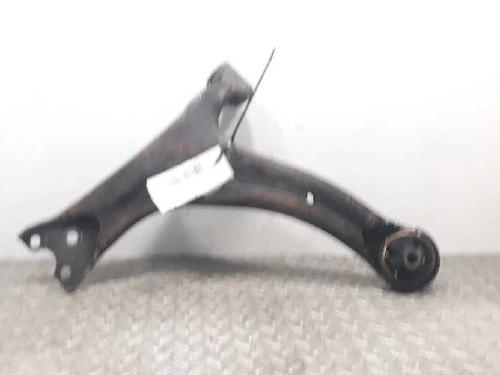 Used Right front suspension arm TOYOTA AVENSIS Saloon (_T25_) [2003-2008]  7026856
