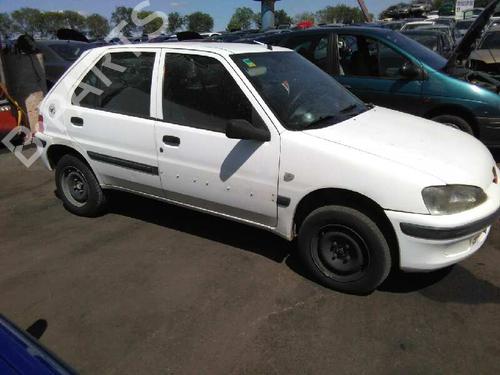 Right headlight PEUGEOT 106 II (1A_, 1C_)  | BP5031328C29 
