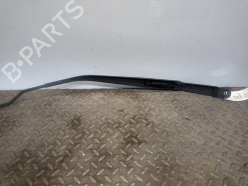 Front windshield wiper arm KIA SPORTAGE II (JE_, KM_) 2.0 CRDi | BP16920752C143 