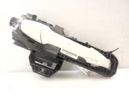 Front right exterior door handle MERCEDES-BENZ GLA-CLASS (X156) GLA 200 CDI / d (156.908) 2047603200 | A2047602400